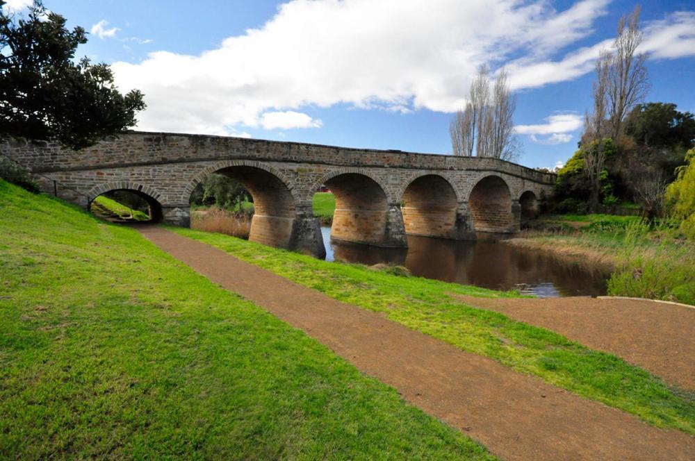 Bridge Cottages Sargeants & Armoury Cottages 1823 - History & Charm Richmond Exteriér fotografie